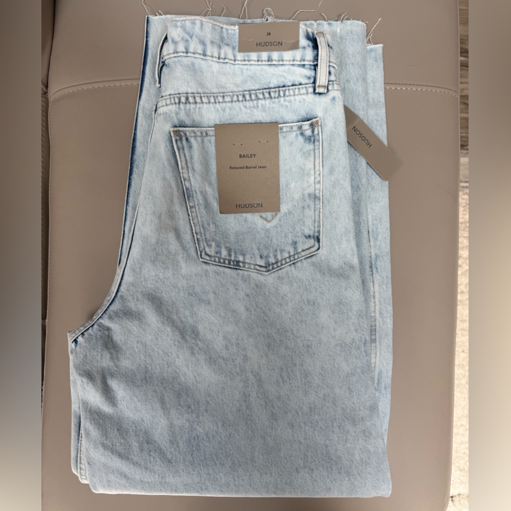 BRAND NEW w/ tags - HUDSON Bailey Relaxed Barrel Jean
